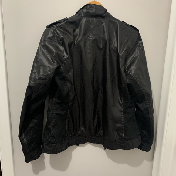 Authentic Ferrari Puma Windbreaker - Picture 2 of 4